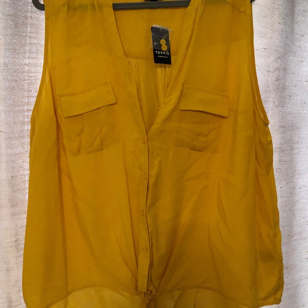Torrid Brand NWT Yellow Challis Tie-Front Tank
